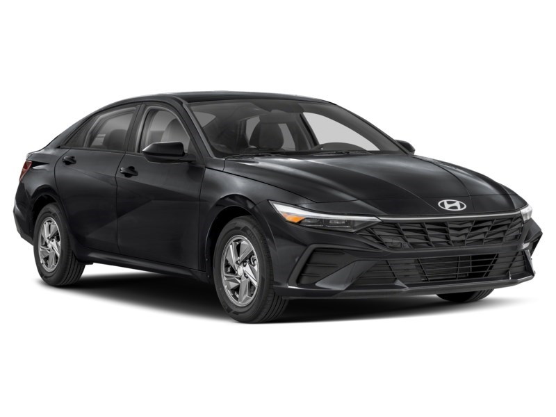 2025 Hyundai Elantra Essential IVT Exterior Shot 8