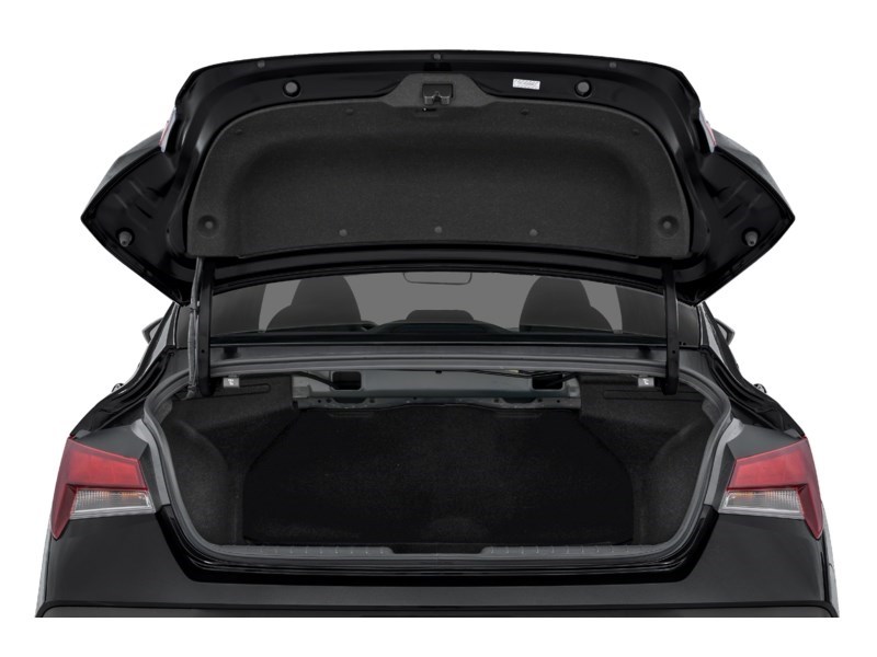 2025 Hyundai Elantra Essential IVT Exterior Shot 4