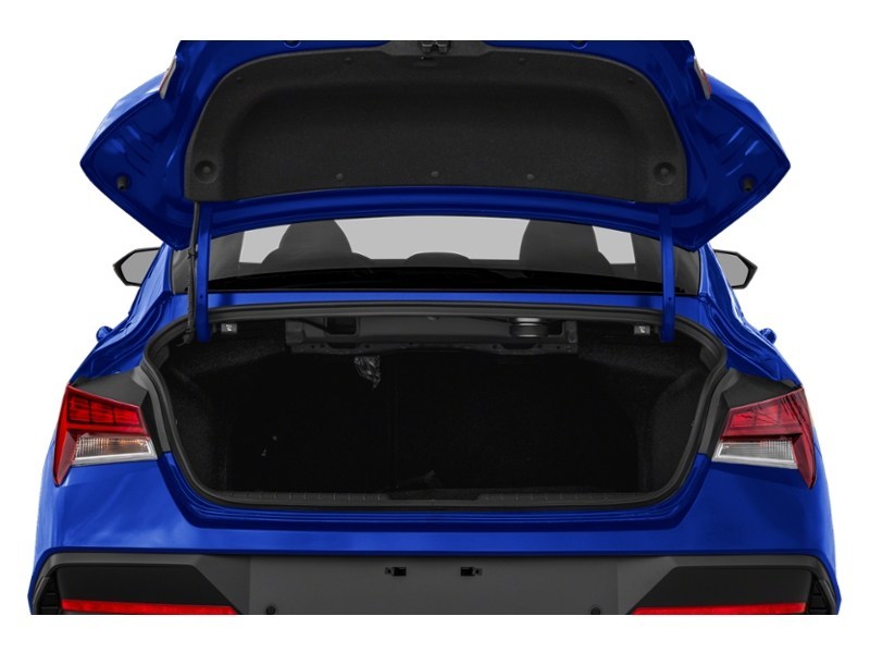 2026 Hyundai Elantra Luxury IVT Exterior Shot 4