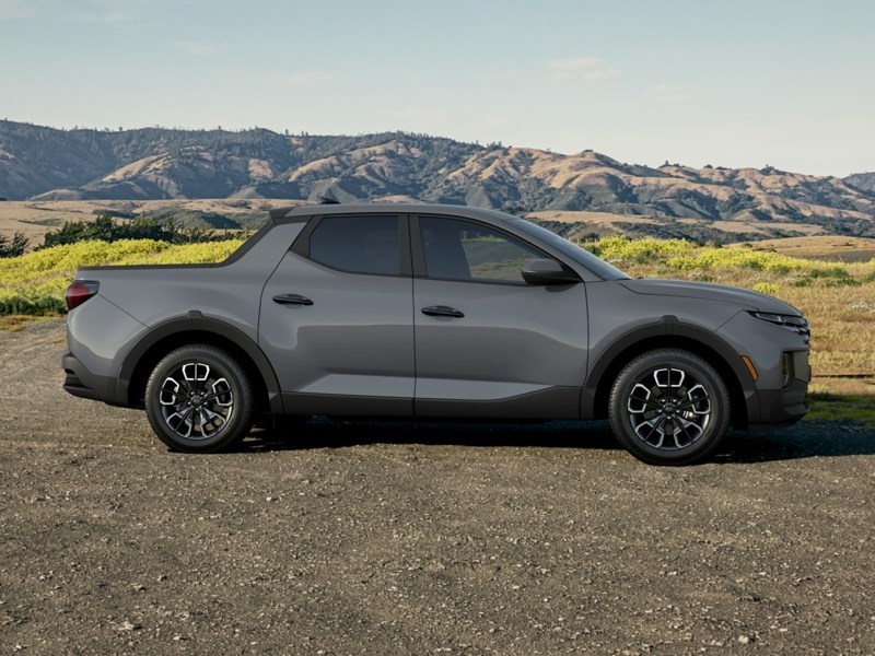 Ottawa's New 2024 Hyundai Santa Cruz Preferred New Vehicle Model