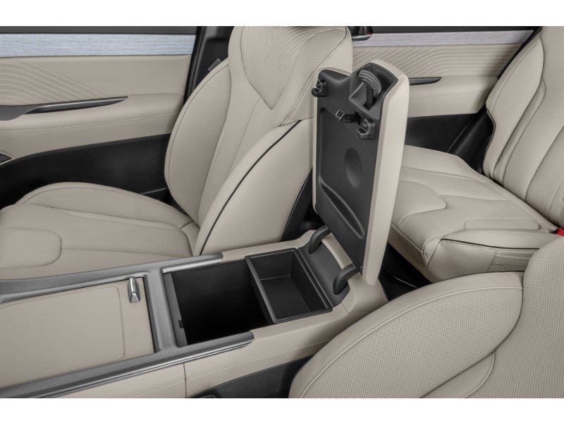 2025 Hyundai Palisade Ultimate Calligraphy w/Beige 7-Passenger AWD Interior Shot 7