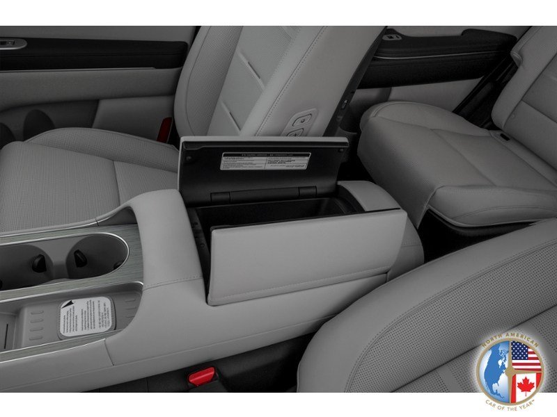2026 Hyundai Palisade HEV Ultimate Calligraphy AWD Interior Shot 7