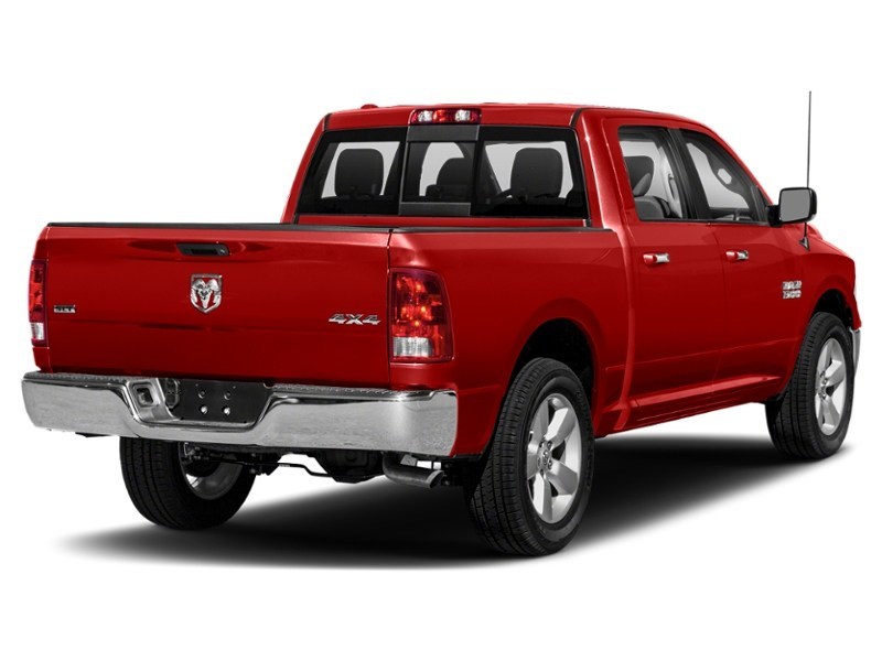 2017 RAM 1500 4WD Crew Cab 140.5" Big Horn