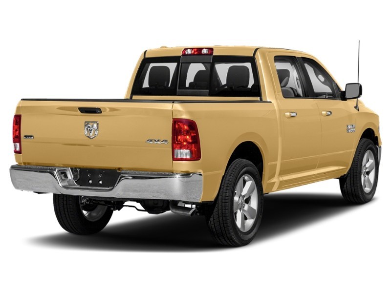 2017 RAM 1500 4WD Crew Cab 140.5" Big Horn Light Cream  Shot 38