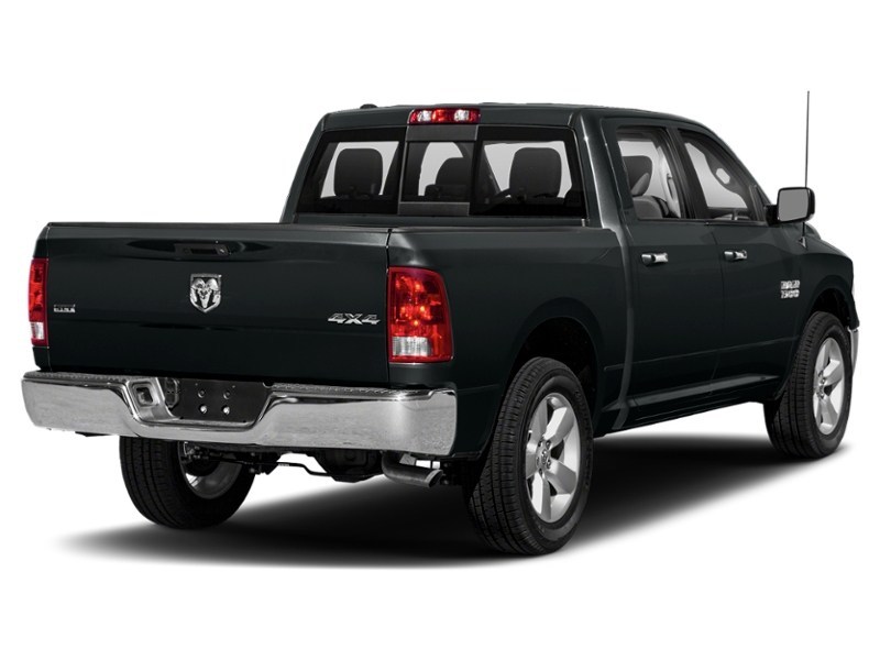 2017 RAM 1500 4WD Crew Cab 140.5" Big Horn