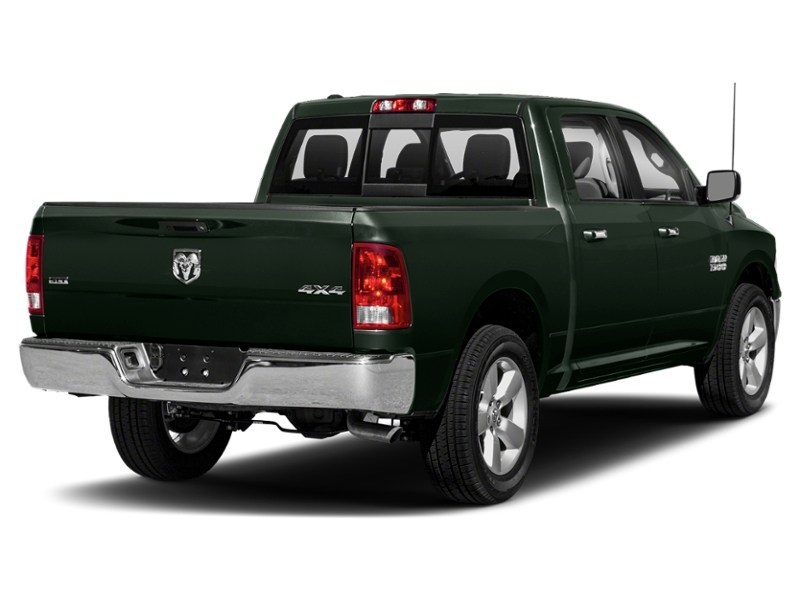 2017 RAM 1500 4WD Crew Cab 140.5" Big Horn Black Forest Green Pearl  Shot 126