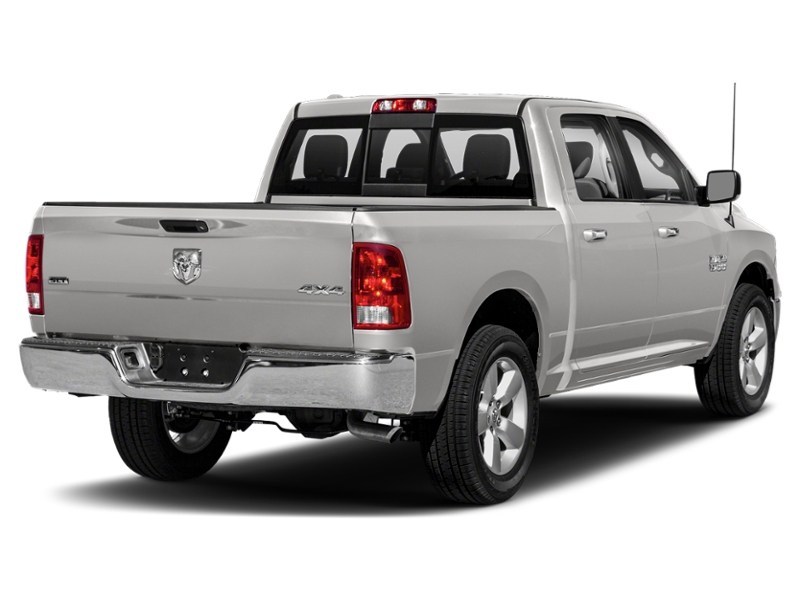 2017 RAM 1500 4WD Crew Cab 140.5" Big Horn Bright Silver Metallic  Shot 146