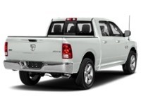 2017 RAM 1500 4WD Crew Cab 140.5" Big Horn Bright White  Shot 162