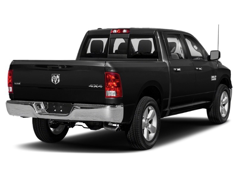 2017 RAM 1500 4WD Crew Cab 140.5" Big Horn Black  Shot 164