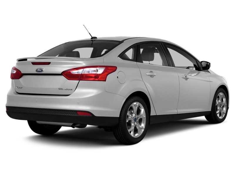 2013 Ford Focus 4dr Sdn SE Ingot Silver Metallic  Shot 6